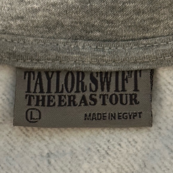 TAYLOR SWIFT ERAS TOUR CREWNECK - Picture 4 of 4